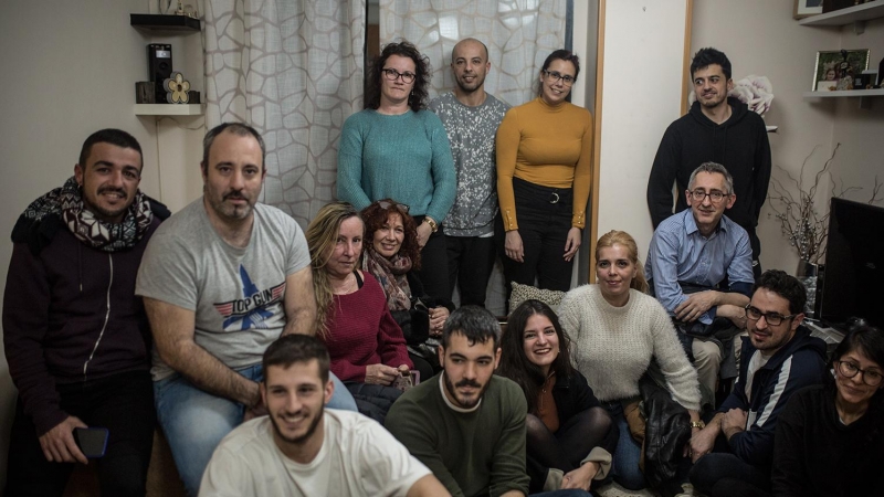 Varios afectados y activistas en uno de los pisos de las calle María Guerrero de Madrid, cuya fecha de desalojo está prevista para el 6 de febrero.- JAIRO VARGAS