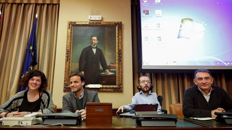 (De i a d) Jaume Asens (2i) y Pablo Echenique (2d) presiden, este jueves, la reunión del Grupo Parlamentario Confederal de Unidas Podemos