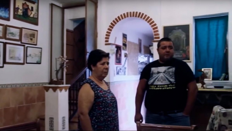 Dionisia y su hijo, Francisco José Lema, en una imagen de 2011 del documental 'Con la sangre al cuello' del periodista Alberto Almansa.
