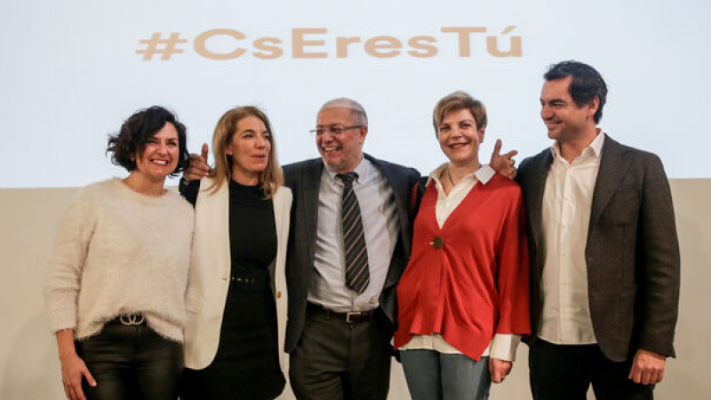 El vicepresidente de la Junta de Castilla y León, Francisco Igea, en un acto de la plataforma 'Cs eres tú' junto a Orlena de Miguel, Marta Marbán, María de los Ángeles Fernández Ramil y Saúl Ramírez. | EP