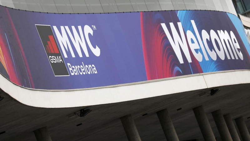 El logo del Mobile World Congress (MWC20 ) en la entrada del recinto ferial de Barcelona. REUTERS/Nacho Doce
