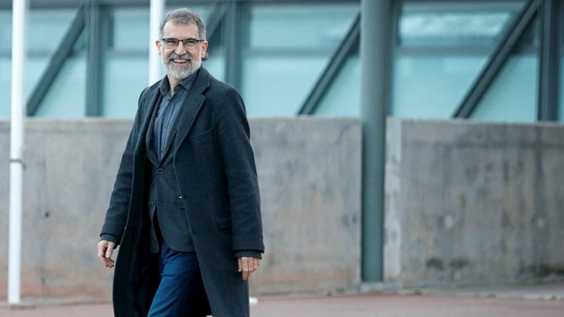 13/02/2020.- El presidente de Òmnium Cultural, Jordi Cuixart, ha salido esta mañana de la prisión barcelonesa de Lledoners con un permiso de 72 horas para ir a trabajar que le concedió la Junta de Tratamiento del centro y que avaló una juez de vigilancia