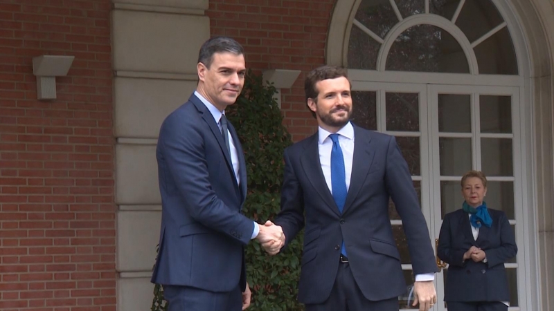 El Gobierno niega que Casado haya tendido la mano a Sánchez