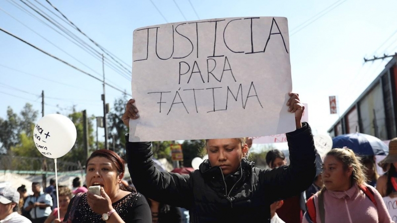 17/02/2020.- Habitantes protestan este lunes para pedir justicia tras el asesinato de la pequeña Fátima Cecilia Aldriguett. EFE/Sáshenka Gutiérrez