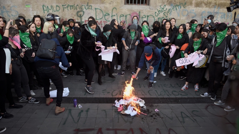 Protestas contra la violencia de género tras el feminicidio de Ingrid Escamilla en México. AFP / ALFREDO ESTRELLA