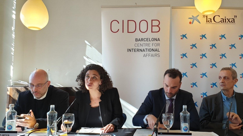 Expertos en migraciones del CIDOB durante la presentación de su anuario sobre migraciones de 2019 en Madrid.- CIDOB
