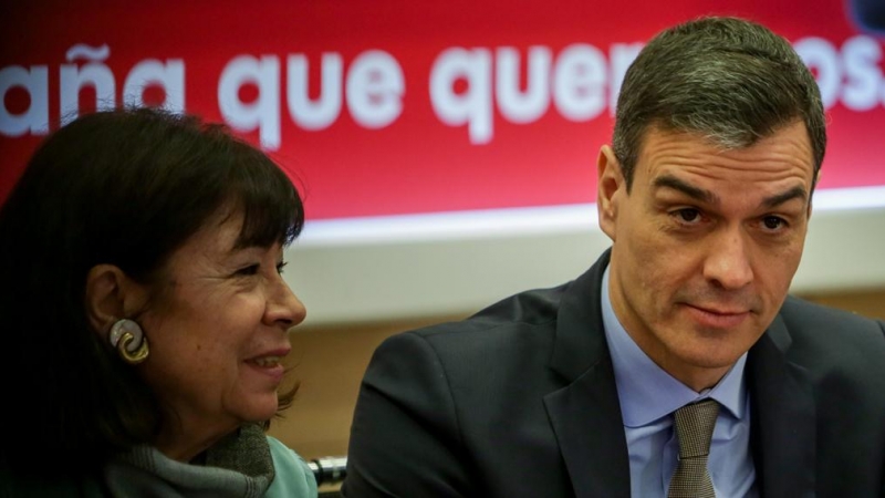 La presidenta del PSOE, Cristina Narbona, junto al presidente del Gobierno, Pedro Sánchez durante la reunión de la Comisión Permanente de la Ejecutiva Federal del PSOE en Madrid E.P./Ricardo Rubio