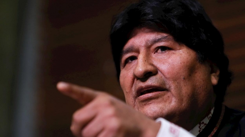 El ex presidente de Bolivia Evo Morales habla durante una rueda de prensa hoy viernes en Buenos Aires (Argentina). EFE/Juan Ignacio Roncoroni