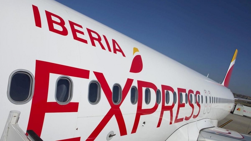 Un avión de Iberia Express, una de las compañías del holding aeronáutico IAG. E.P.