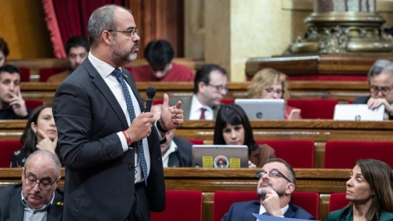 El conseller de Interior de la Generalitat, Miquel Buch, en el Parlament de Catalunya. / MARC BRUGAT (EP)