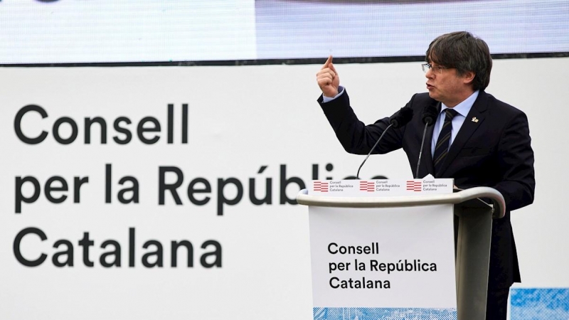 El expresidente de la Generalitat Carles Puigdemont, durante el acto celebrado en un parque de la localidad francesa de Perpiñán. - EFE