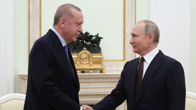 05/03/2020 - El presidente ruso Vladimir Putin y su homólogo turco Recep Tayyip Erdogan durante una reunión. / EFE