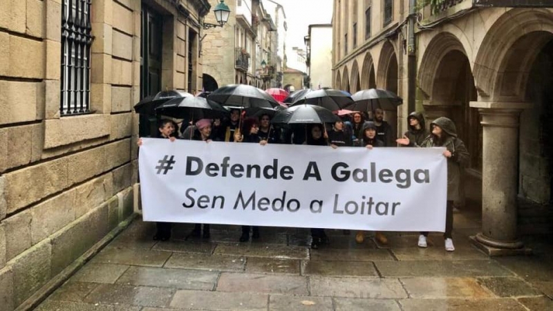 Manifestantes de TVG. Fuente: Plataforma Defende a Galega