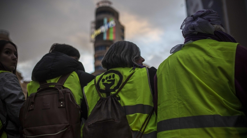 Manifestantes durante el recurrido de la manifestación del Día Internacional de la Mujer, en Madrid.- JAIRO VARGAS