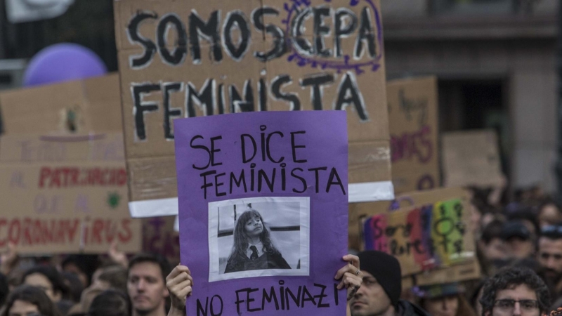 Pancartas en la manifestación del 8M en Madrid.- JAIRO VARGAS