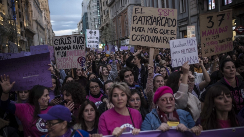 Cabecera de la manifestación del 8M en Madrid, recorriendo la Gran Vía.- JAIRO VARGAS