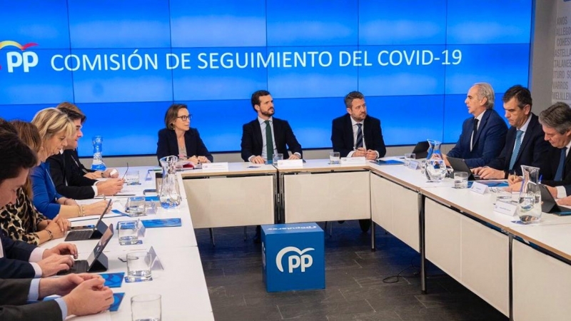 La comisión de seguimiento del coronavirus presidida por Pablo Casado.