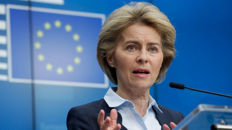 10/03/2020.-La presidenta de la Comisión Europea, Ursula Von der Leyen, durante una rueda de prensa. / EFE - STEPHANIE LECOCQ