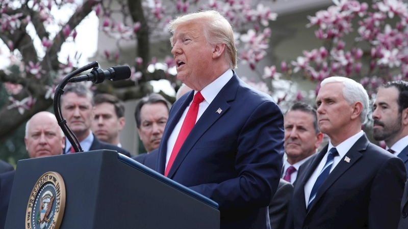 El presidente de EEUU, Donald Trump, comparece en los jardines de la Casa Blanca para declarar la emergencia en EEUU. /EFE