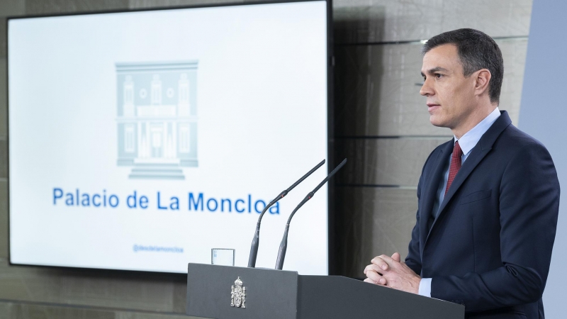 El presidente del Gobierno, Pedro Sánchez, en una declaración institucional en el Palacio de la Moncloa. EFE