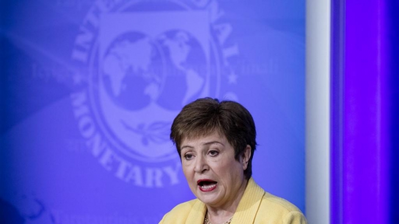 La directora gerente del FMI, Kristalina Georgieva, en una rueda de prensa en la sede la institución, en Washington, a comienzos de marzo, sobre el coronavirus. AFP/Samuel Corum