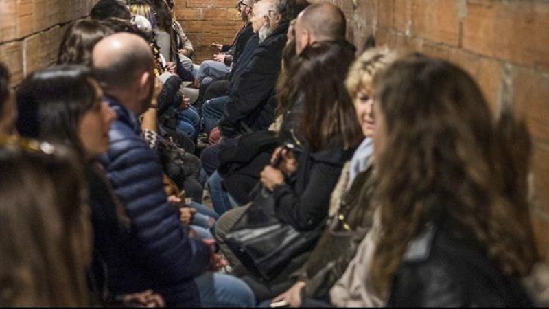 Una visita a un refugi antiaeri a Barcelona. MIGUEL VELASCO ALMENDRAL