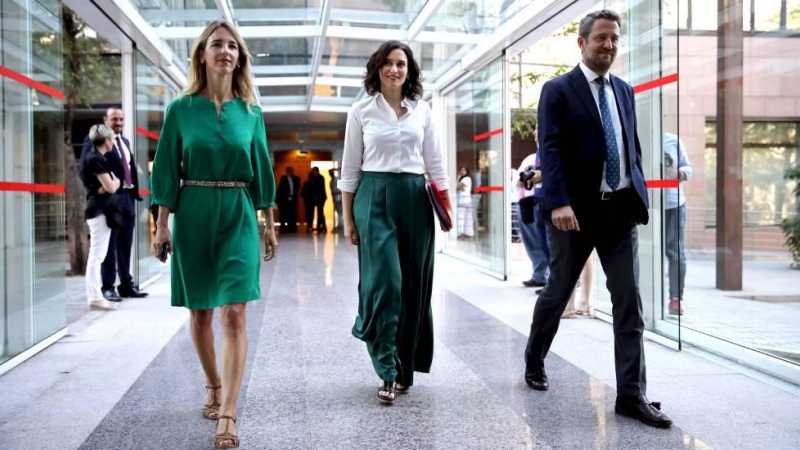 Cayetana Álvarez de Toledo, portavoz del PP en el Congreso, e Isabel Díaz Ayuso, presidenta de la Comunidad de Madrid. Foto: Europapress