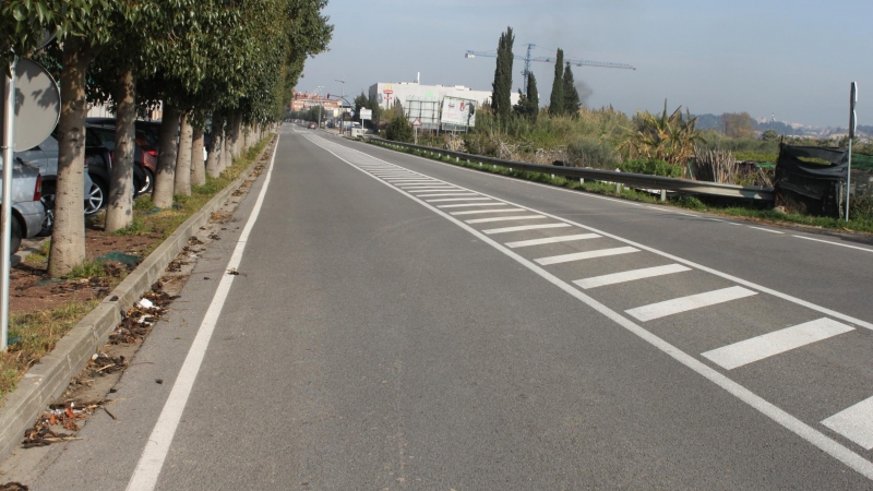 La carretera de Sant Boi, completament buida a Sant Vicenç dels Horts. MARC FONT
