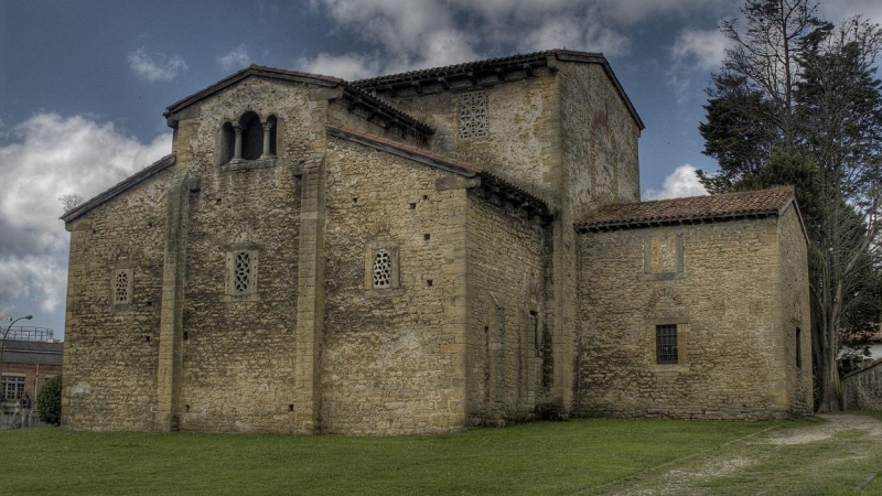 Ábside de San Julián de los Prados. WIKIPEDIA