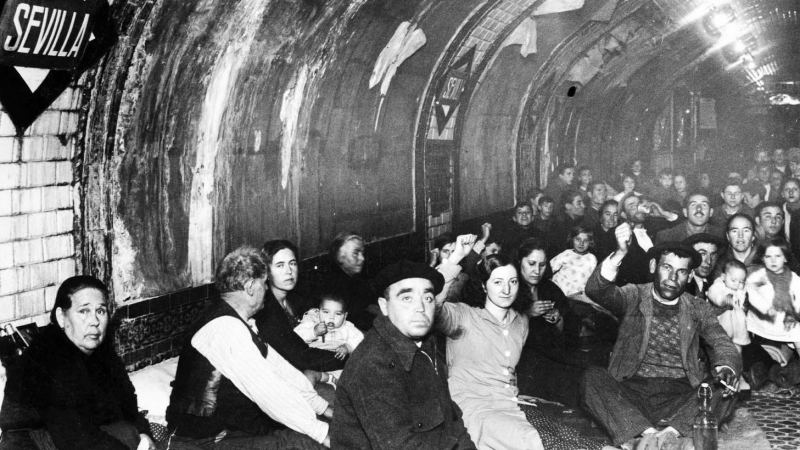 El metro de Madrid fue usado como refugio antiaéreo durante la guerra civil.