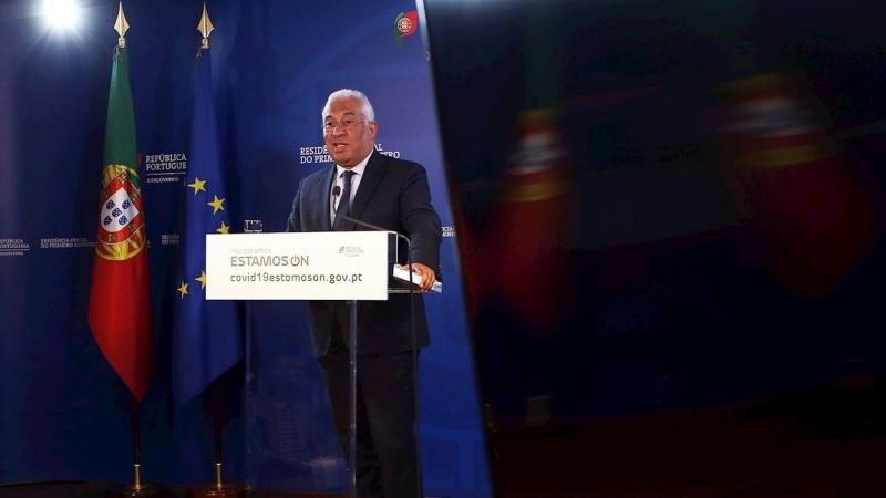 Lisbon (Portugal), 26/03/2020.- Portuguese prime minister Antonio Costa speaks during a press conference after attending the EU Council special teleconference summit to discuss the joint response to the ongoing coronavirus COVID-19 pandemic in Lisbon, Por