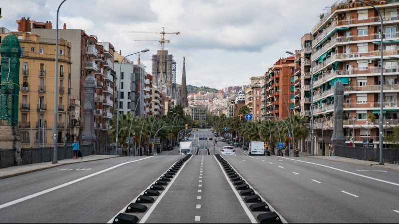 El carrer Marina ofereix una estampa inèdita, de buidor. JOEL KASHILA.