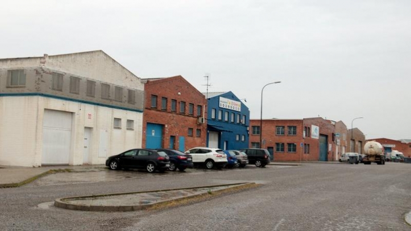 Empreses com la d'aquest polígon de Lleida que encara treballaven a porta tancada hauran de tancar totalment durant el confinament.