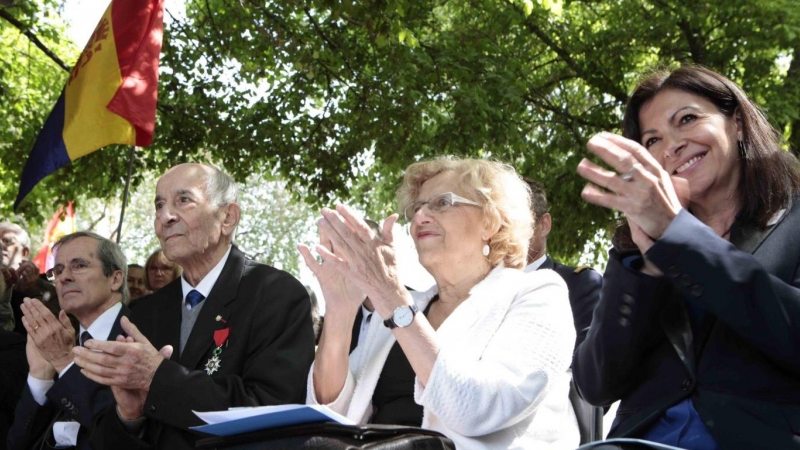 Rafael Gómez junto a Manuela Carmena y Anne Hidalgo en 2017.- MADRID