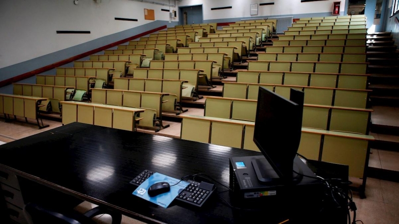 Aula de la Facultad de Economía y Empresa de la Universidad de Barcelona. EFE/Quique Garcia/Archivo