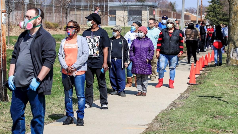 Largas colas para votar en las primarias de Wisconsin. / EFE