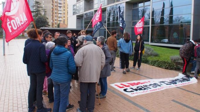 Concentració feta el febrer als jutjats de Girona per demanar l'alliberament dels dos joves.