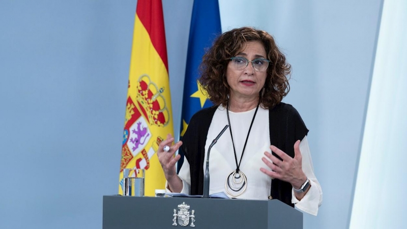 La ministra Portavoz y de Hacienda, María Jesús Montero durante una rueda de prensa en el Palacio de La Moncloa. EFE/ Moncloa