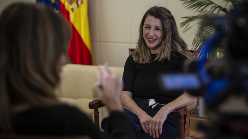 La ministra Yolanda Díaz responde a las preguntas de Ana Pardo de Vera. JAIRO VARGAS​