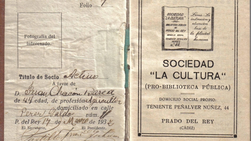Carné de Socio de la biblioteca. / Archivo Fernando Romero