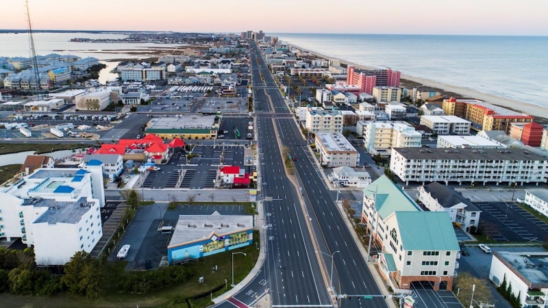 Ocean City, a Maryland (EUA), sense vida als carrers a causa del confinament. EFE/EPA/JIM LO SCALZO