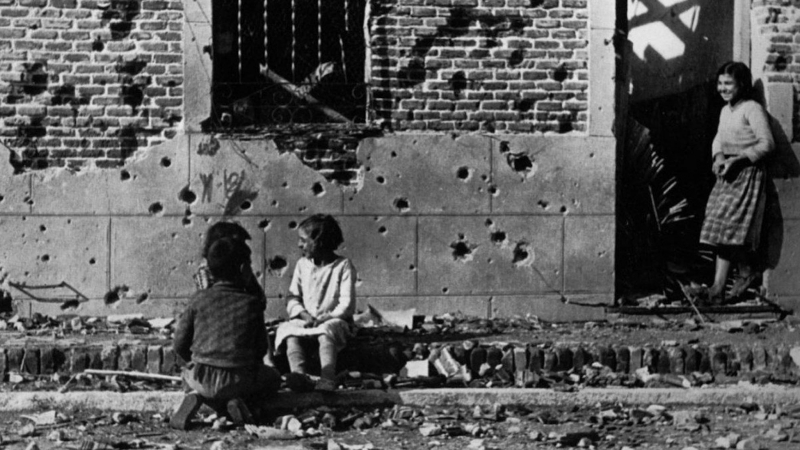 Foto de Robert Capa tomada en Madrid en noviembre de 1936. / INTERNATIONAL CENTER OF PHOTOGRAPHY