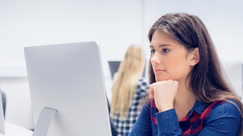 'CiberWoman Santander', las becas del banco en busca de nuevas ciberexpertas en seguridad digital