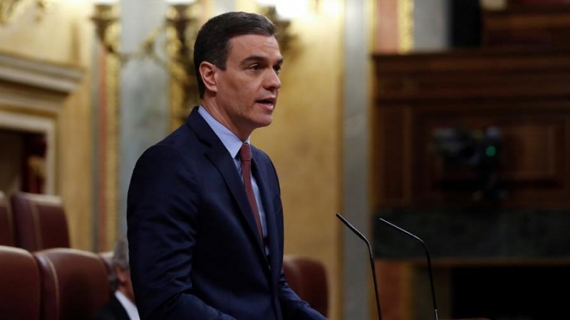 El presidente del Gobierno, Pedro Sánchez durante su intervención en el pleno del Congreso. / EFE - J.J. Guillén