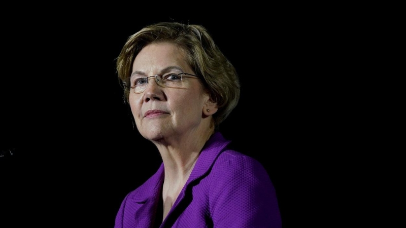 Democratic 2020 U.S. presidential candidate Senator Elizabeth Warren speaks to supporters in Monterey Park, California, U.S., March 2, 2020. REUTERS/Kyle Grillot/File Photo