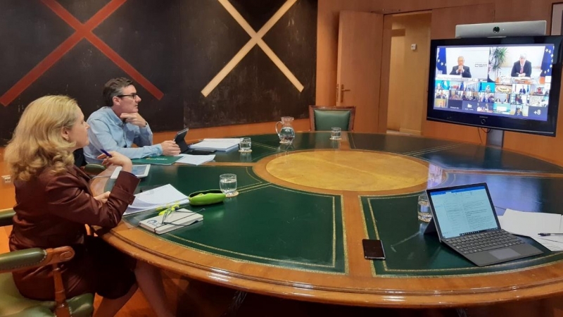 La vicepresidenta de Asuntos Económicos, Nadia Calviño, durante la reunión del Eurogrupo, por videoconferencia.