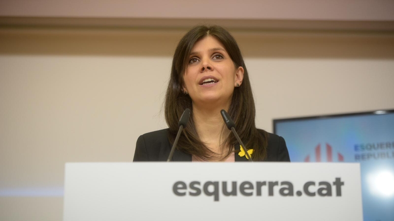 La secretària general adjunta d'ERC i portaveu del partit, Marta Vilalta, durant una roda de premsa per valorar la posició del partit sobre la pròrroga de l'estat d'alarma. ERC