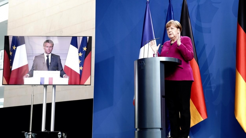 La canciller alemana Angela Merkel, en Berlín, en una rueda de prensa conjunta con el presidente francés Emmanuel Macron, para presentar su propuesta de un fondo en la UE de 500.000 millones para hacer frente a la crisis del coronavirus. REUTERS/Kay Nietf