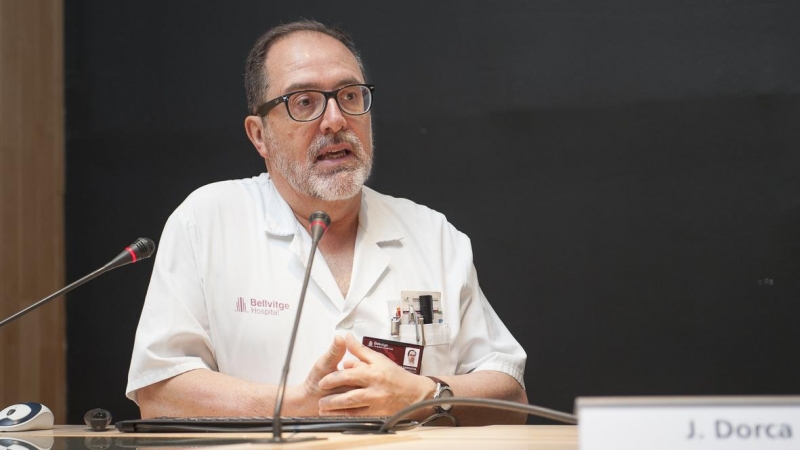 El doctor Jordi Dorca durant una conferència. Hospital de Bellvitge