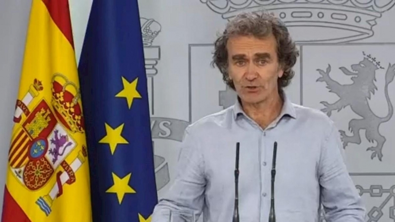 22/05/2020.- Captura de la señal institucional del Palacio de la Moncloa del director del Centro de Alertas y Emergencias Sanitarias del Ministerio de Sanidad, Fernando Simón, durante la rueda de prensa ofrecida este viernes en el Palacio de la Moncloa, e